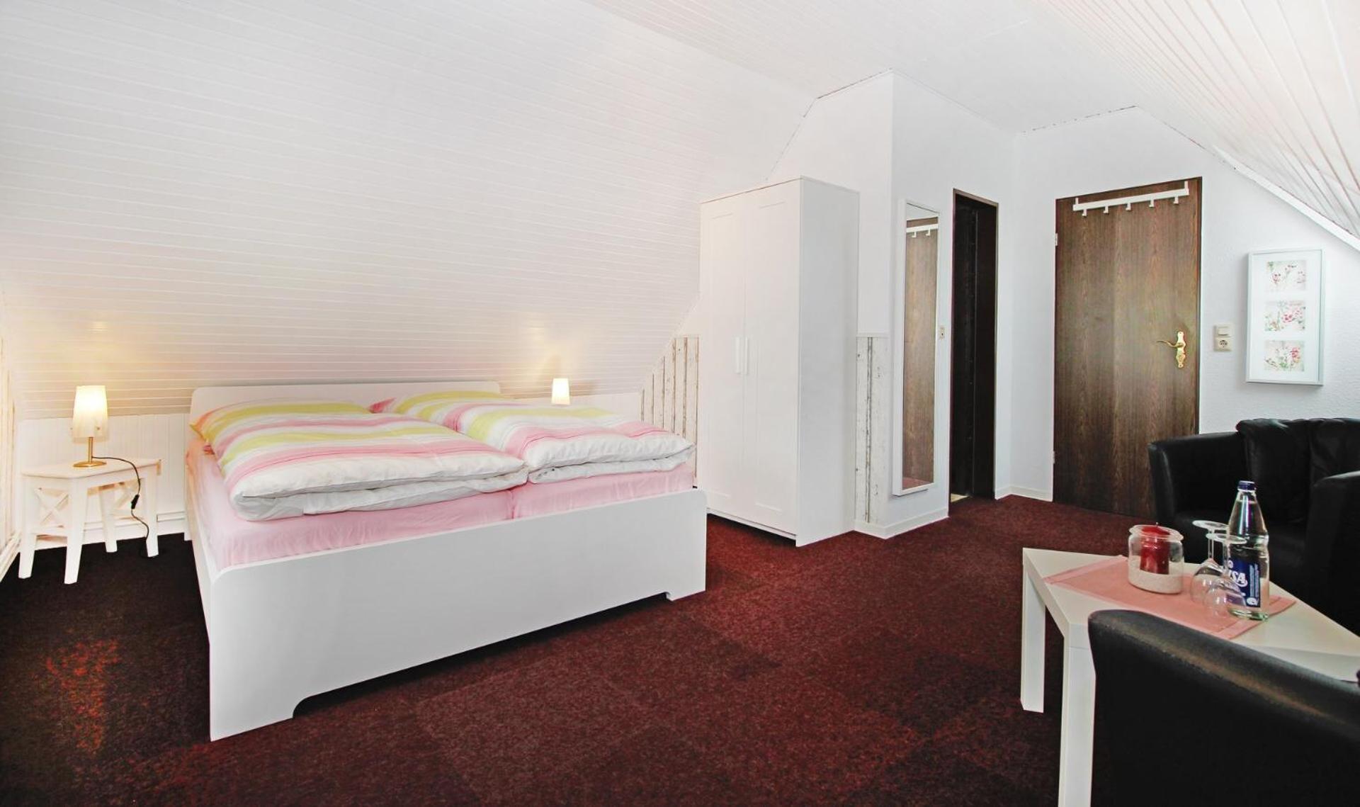 Huus Stoertebeker Bed & Breakfast Dornumersiel Room photo